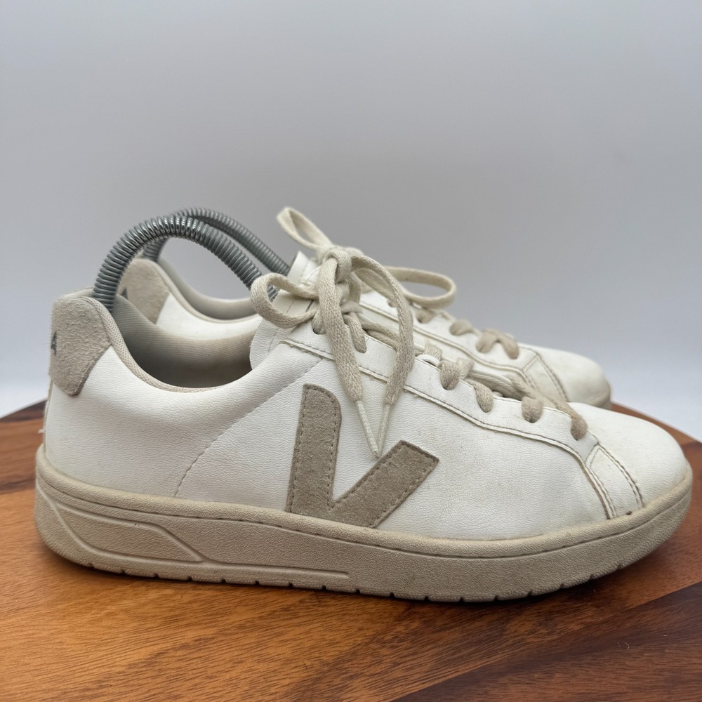 Veja Urca CWL White Beige Sneakers Womens 10 Vegan Faux Leather Lace Up Shoes